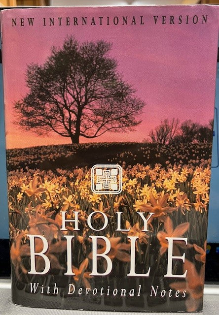 REVIVED - NIV Bible with Devotional Notes by Selwyn Hughes